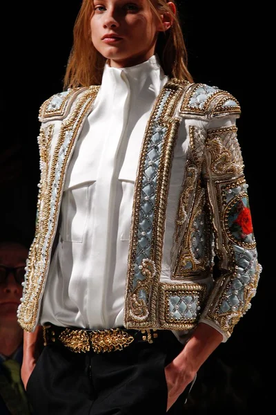 Look 12